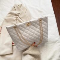 WhatsApp_Image_2025-04-13_at_1.47.22_PM.jpg Liza large shoulder bag White